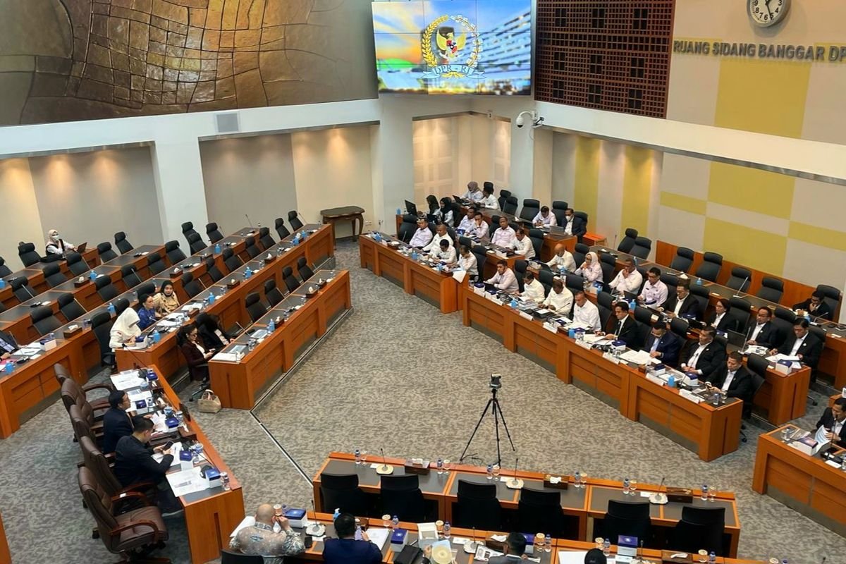 Serap Aspirasi Masyarakat, DPR Evaluasi Kembali 29 Poin Penting RKUHAP