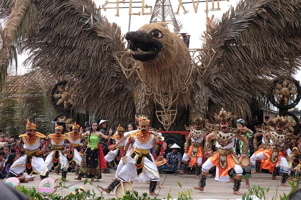 Ribuan Warga Meriahkan Festival Lereng Merapi 2025