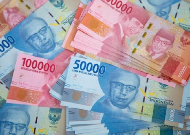 Rupiah Berpotensi Menguat Awal Pekan, Naik 0,04 Persen