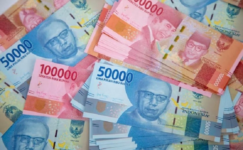 Rupiah Berpotensi Menguat Awal Pekan, Naik 0,04 Persen
