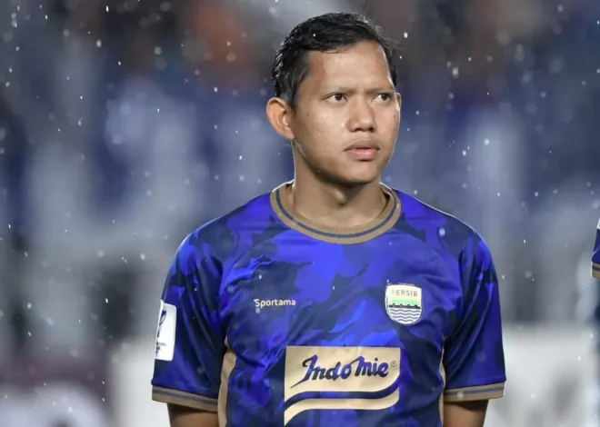 Persib Tanpa Adam Alis di Laga Kontra Dewa United