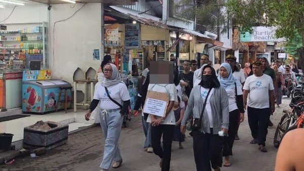 Viral di Gili Trawangan: Perempuan Diarak Keliling karena Curi Sepeda Listrik