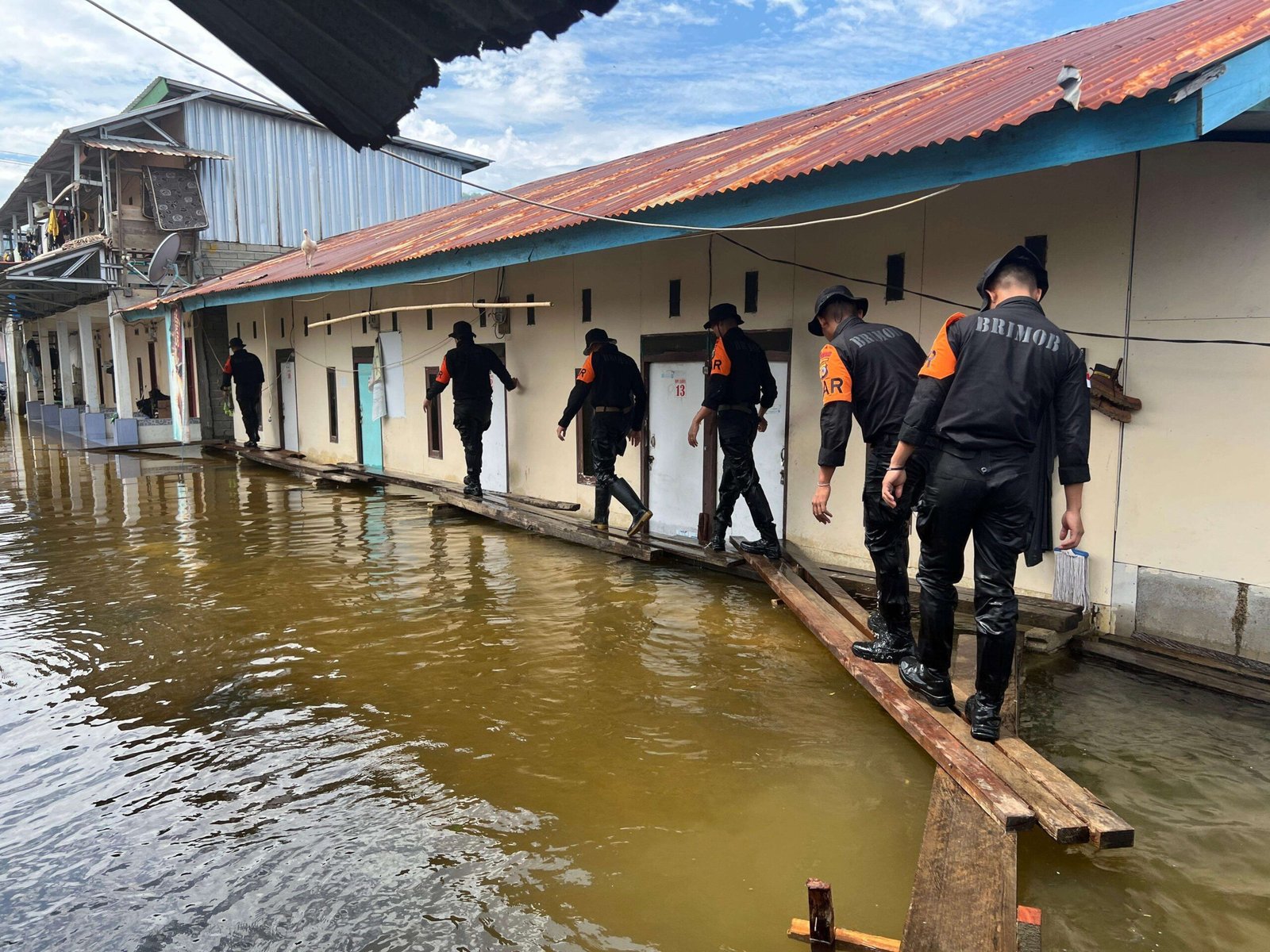 Banjir Rob Terjang Dua Desa di Tomini, Sulawesi Tengah