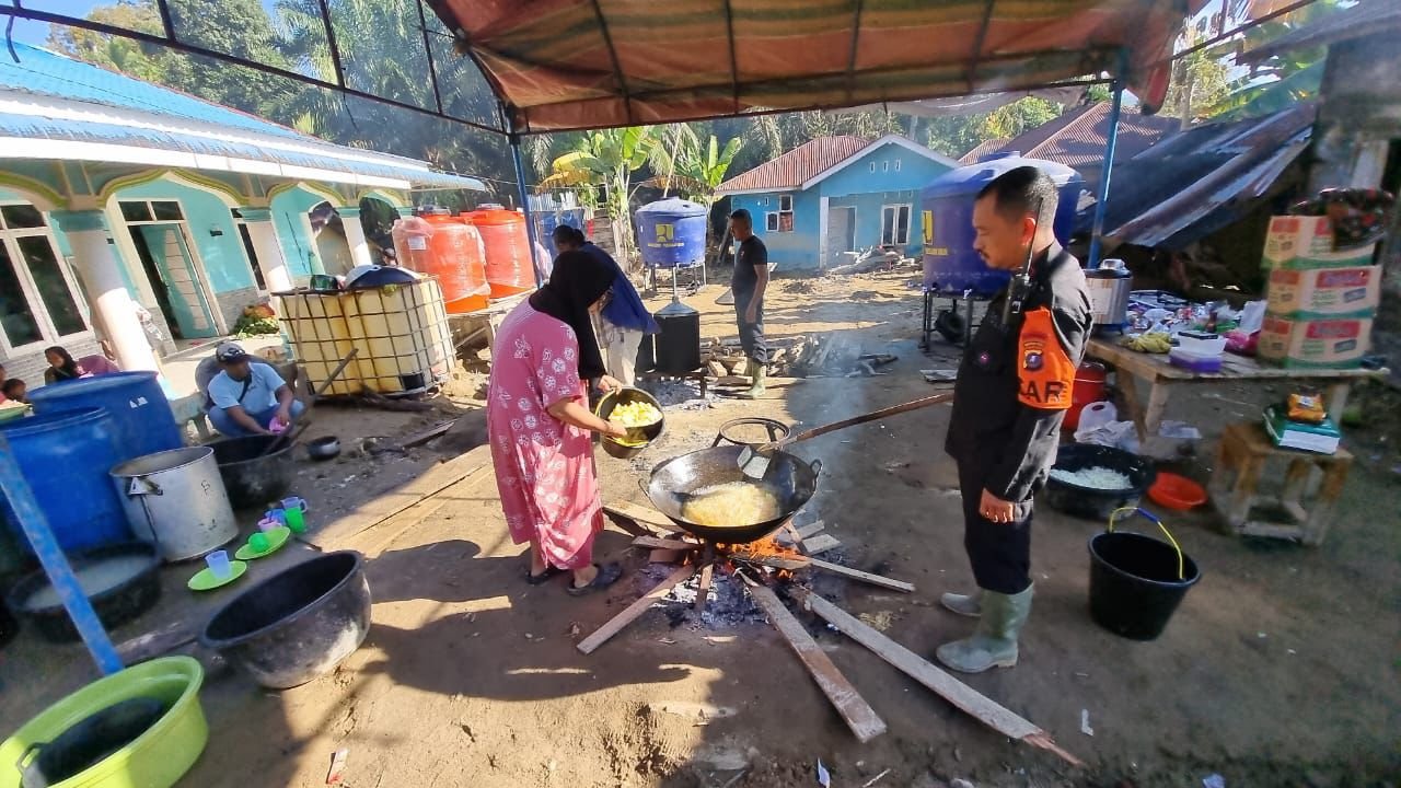 Warga Terdampak Bencana Curhat Kesulitan Elpiji untuk Masak Bantuan