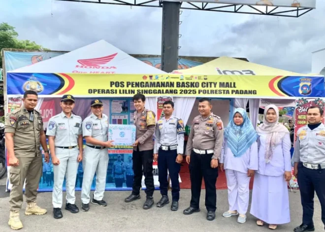 Dukung Pengamanan Natal 2025, Jasa Raharja Sumbar Berikan Bingkisan di Posko Padang