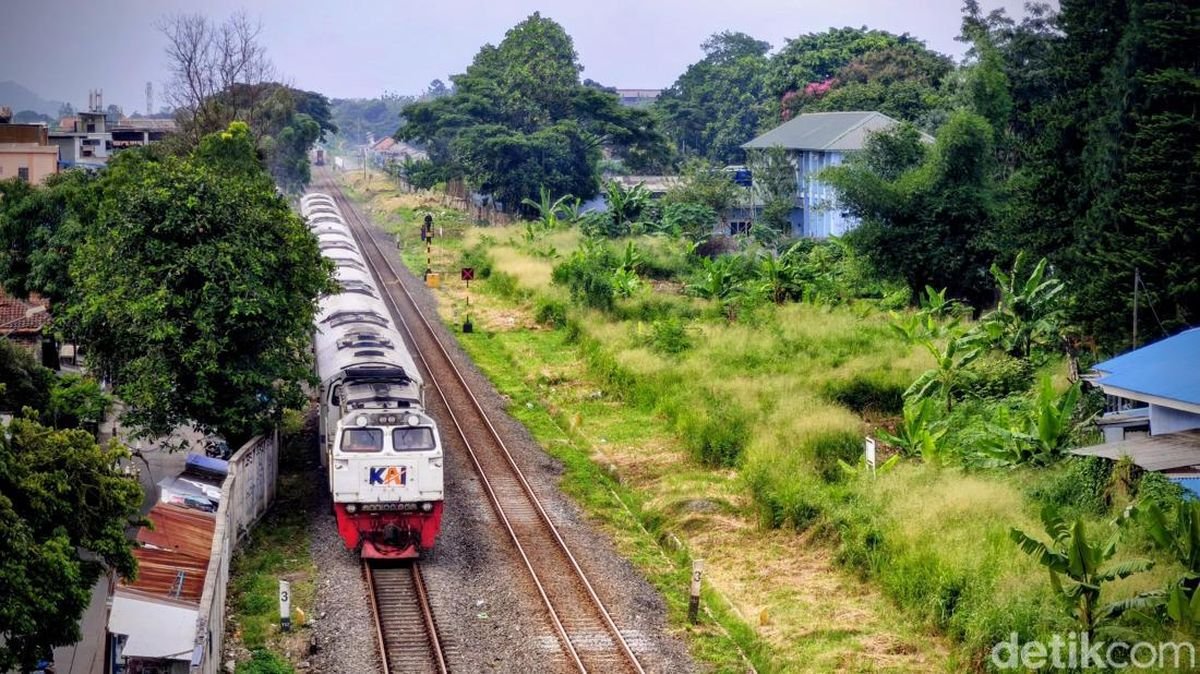 Libur Nataru: Penumpang Kereta Api Daop 2 Bandung Melonjak hingga 104,7 Persen