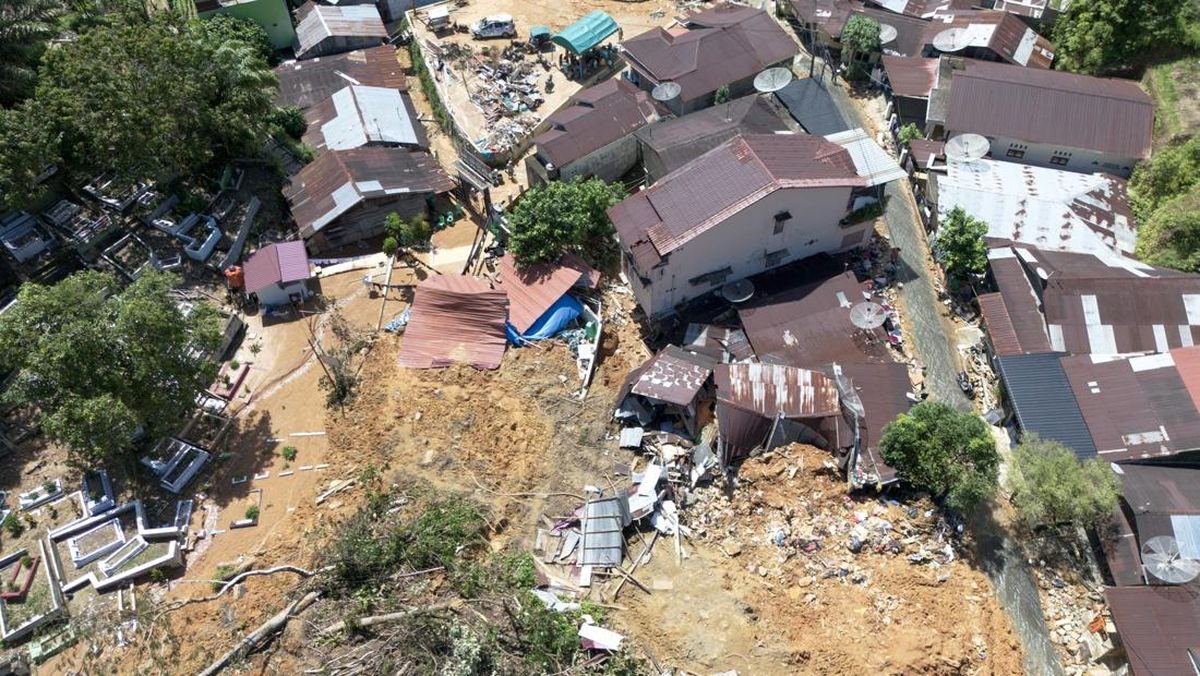 Kisah Haru Penyintas Banjir Bandang Sibolga, Bertahan di Tengah Terjangan Air