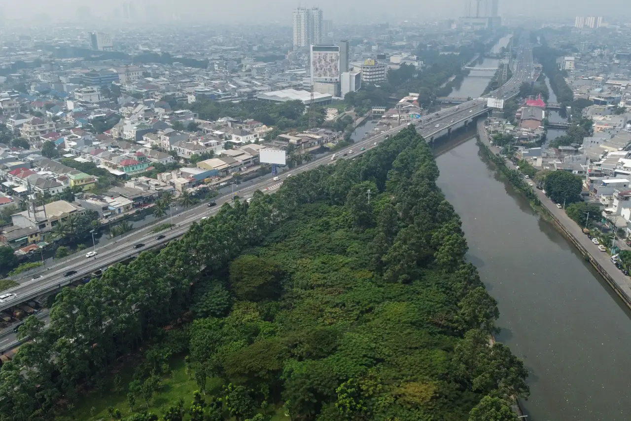 Persatin Karawang Ubah Lahan Terbengkalai Menjadi RTH Ekologis