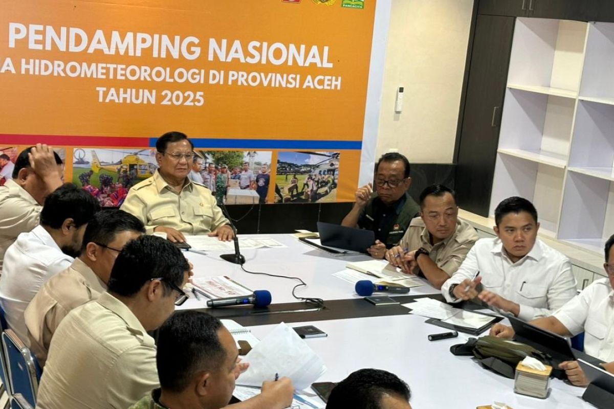 Pulihkan Sumatera Pasca Bencana, Prabowo Apresiasi  Aparat yang Bekerja Tanpa Henti