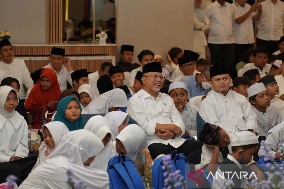 Wujud Kepedulian, PAN Santuni Ribuan Anak Yatim dalam Acara Doa Bersama untuk Negeri