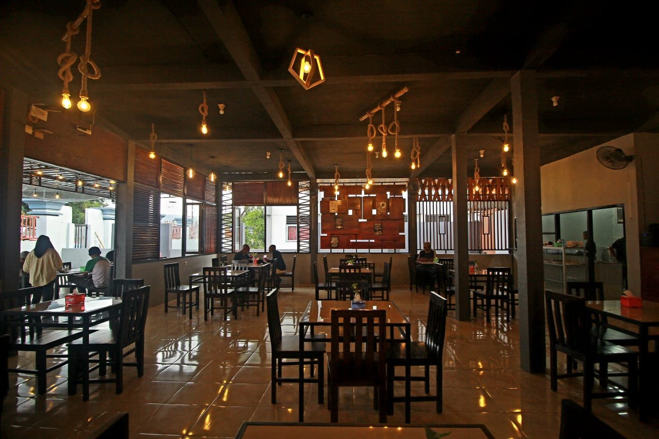 Menikmati Keunikan Kuliner Maluku di Ujung JMP Ambon