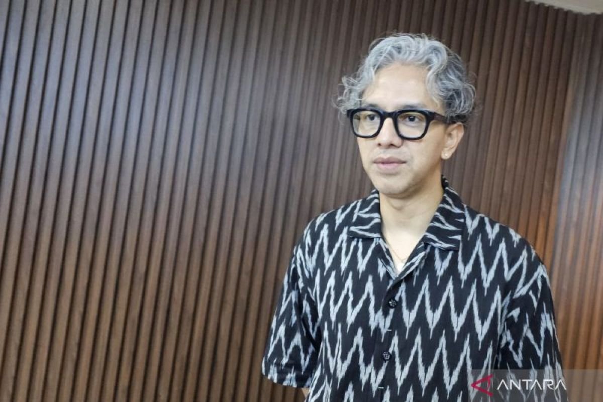 Desainer Didiet Maulana Hadirkan Koleksi dengan Warna Avatar: Fire and Ash