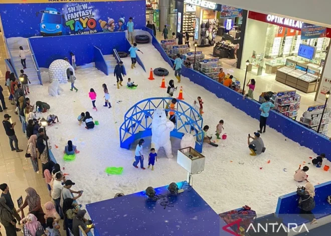 Libur Akhir Tahun, Sensasi Bermain Salju di Mal Jadi Pilihan Favorit Keluarga