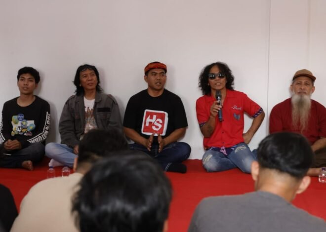 HS dan Slank Berikan Bantuan untuk Mahasiswa Sumatera di Semarang