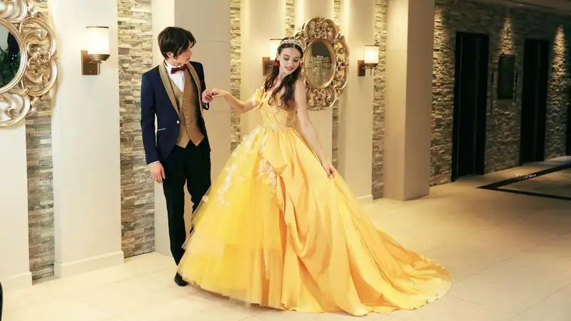 Viral! Pasangan Lansia Gelar Resepsi Pernikahan dengan Gaun ala Princess