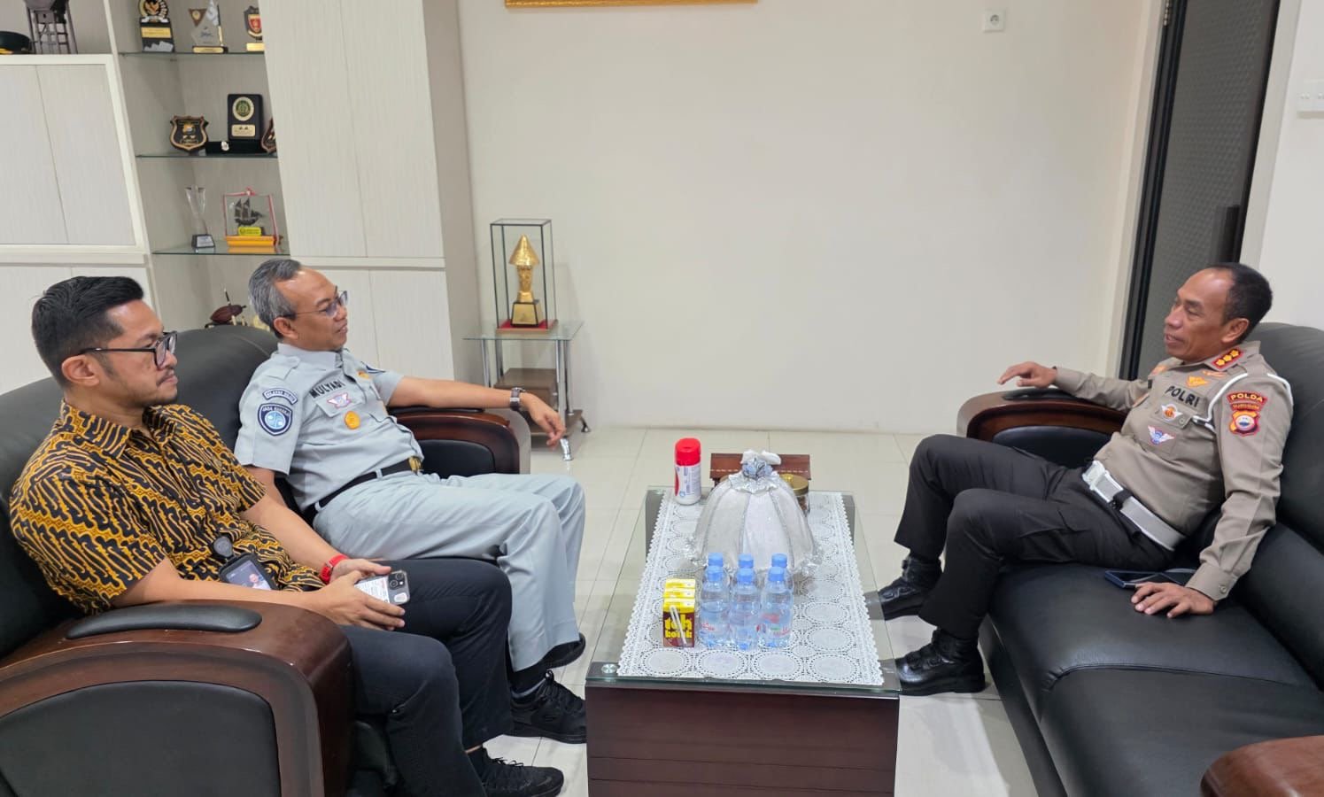 Pererat Sinergitas, Kepala Jasa Raharja Sulsel Sambut Kunjungan Silaturahmi Dirlantas Polda Sulsel