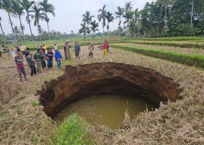 Pakar Ungkap Fakta Sebenarnya di Balik Air Sinkhole Situjuah yang Viral Diambil Warga