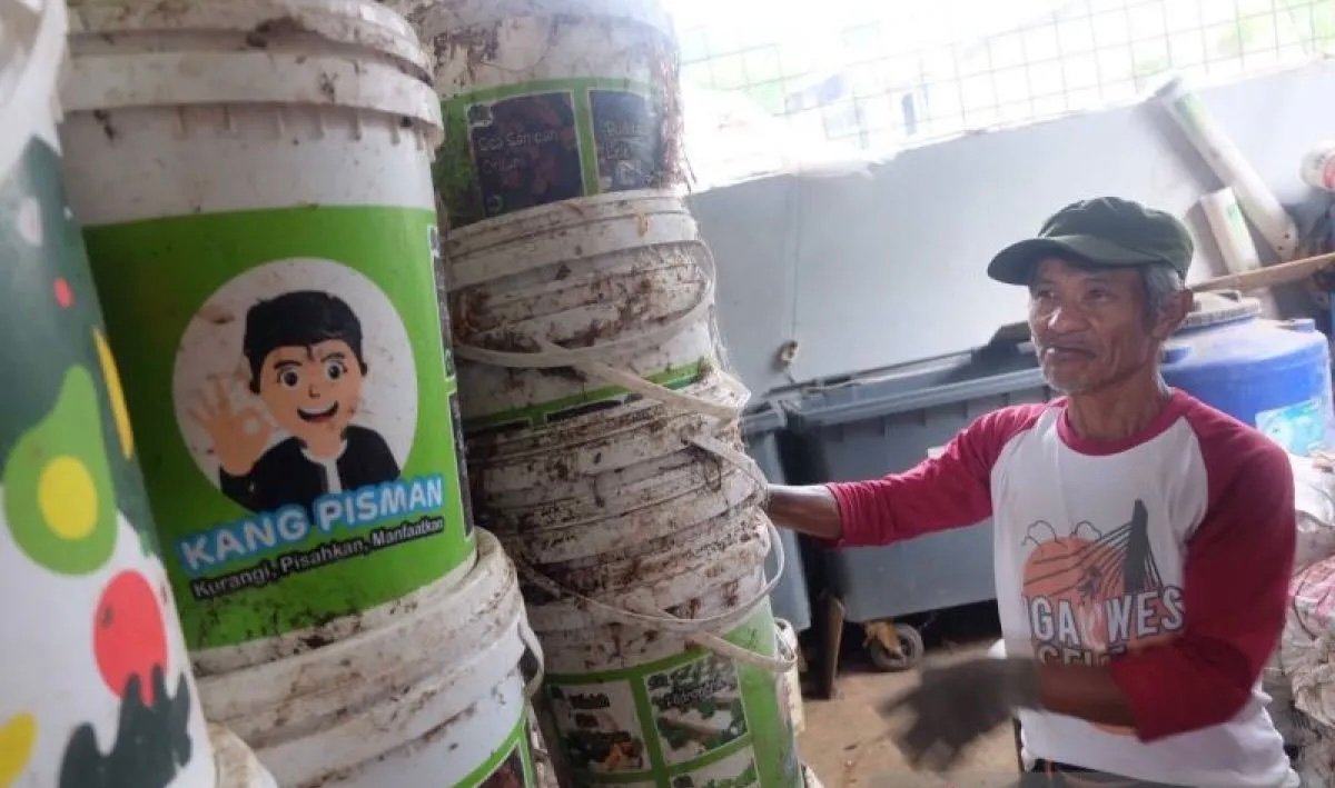 Pemkot Bandung Kerahkan Petugas Pemilah Sampah di Setiap RW untuk Tekan Volume Limbah