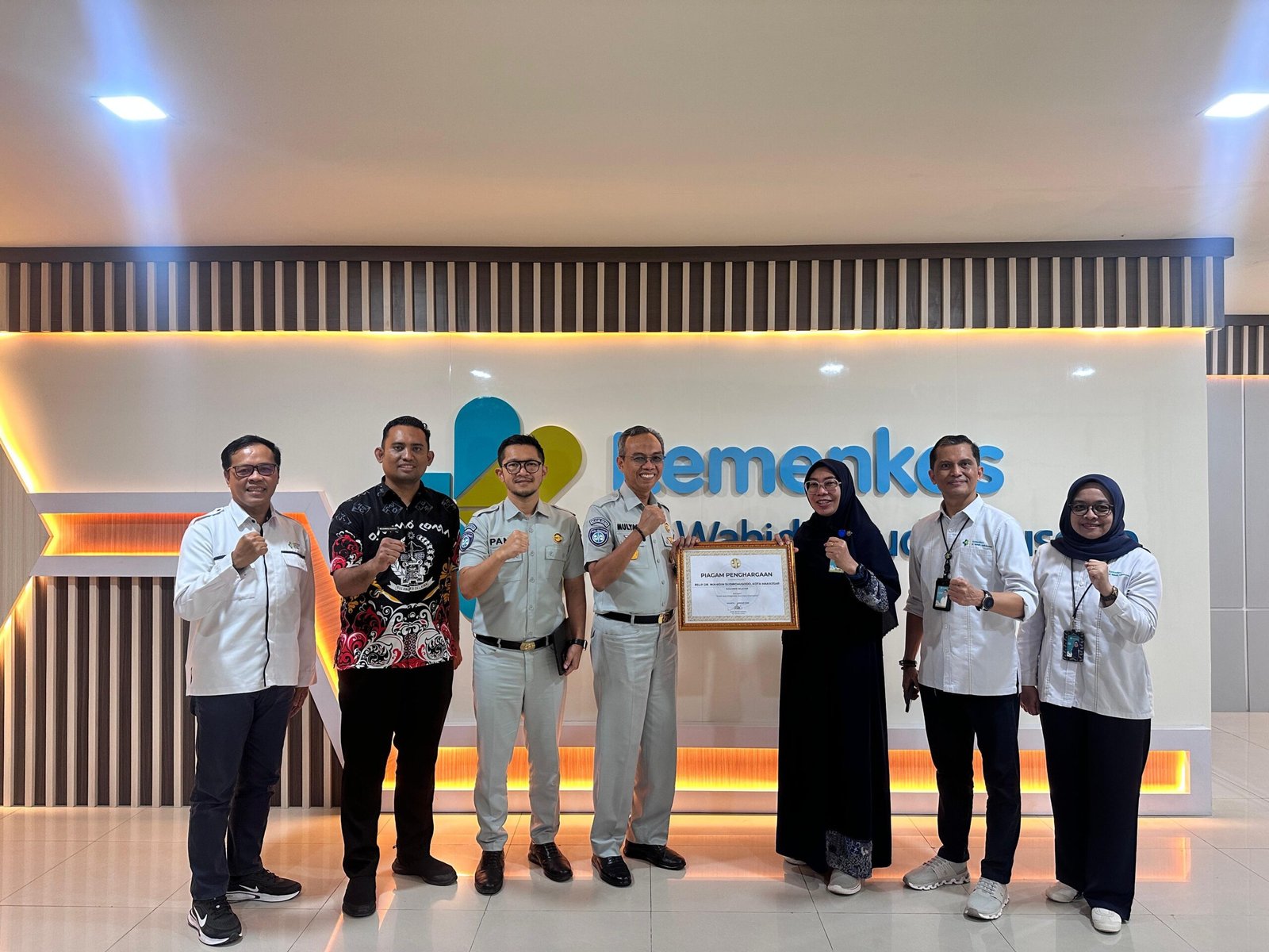 Sinergi Pelayanan Prima, Jasa Raharja Sulsel Serahkan Penghargaan Nasional Quantum Claim Speed Award ke RSUP Wahidin