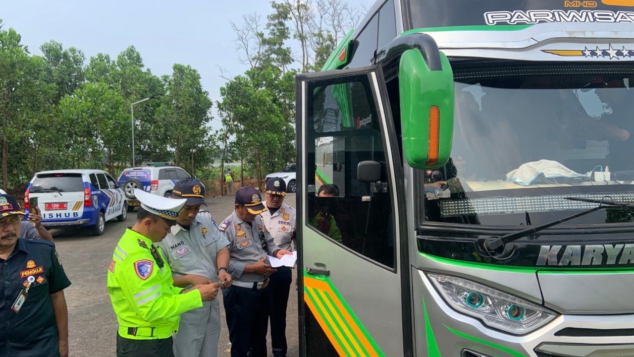 Pastikan Mudik Aman, Jasa Raharja Bersama Instansi Terkait Gelar Rampcheck dan Pemeriksaan Kesehatan Gratis di Check Point Ruas Tol Cipali Km 81 Purwakarta
