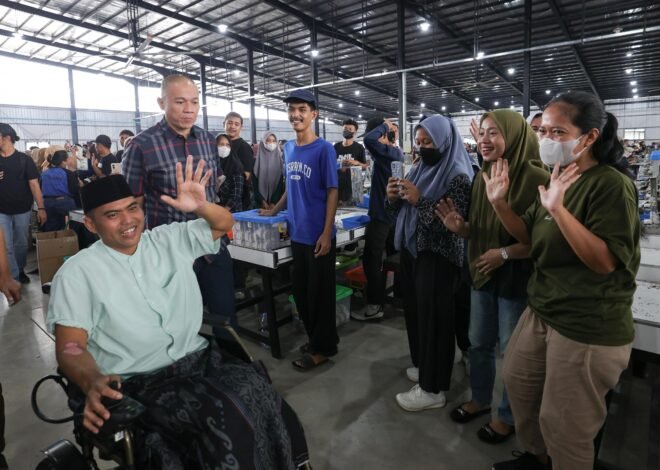 Selamat dari Kecelakaan, Bos HS Muhammad Suryo Berangkatkan Umroh 150 Karyawan