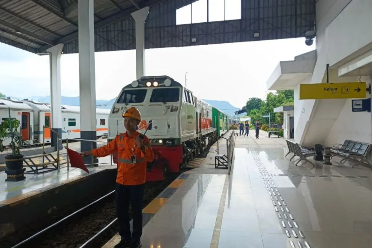 KA Blambangan Ekspres Berangkat Tepat Waktu Usai Alami Insiden Kecelakaan