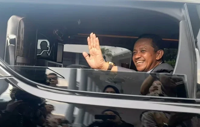 Kejar Target NZE, Menteri Bahlil Dorong Proyek PLTS Pengganti PLTD Mulai Berjalan April