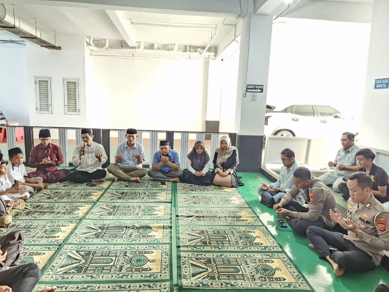 Pererat Silaturahmi di Bulan Suci, Samsat Induk Indramayu Gelar Tausiyah dan Buka Puasa Bersama