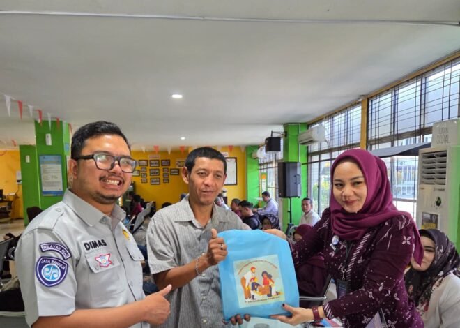 Apresiasi Wajib Pajak di Bulan Suci, Jasa Raharja Riau Bagikan Sembako di Kantor Samsat