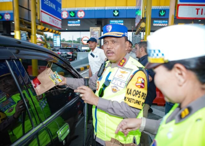 Dampingi Kapolri Tinjau GT Kalikangkung, Kakorlantas Pastikan Rekayasa Lalu Lintas Mudik 2026 Berbasis Data