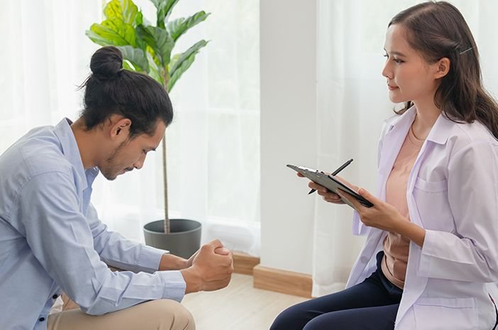 Jangan Diabaikan! Ini Ciri-Ciri Seseorang Sedang Mengalami Tekanan Emosional