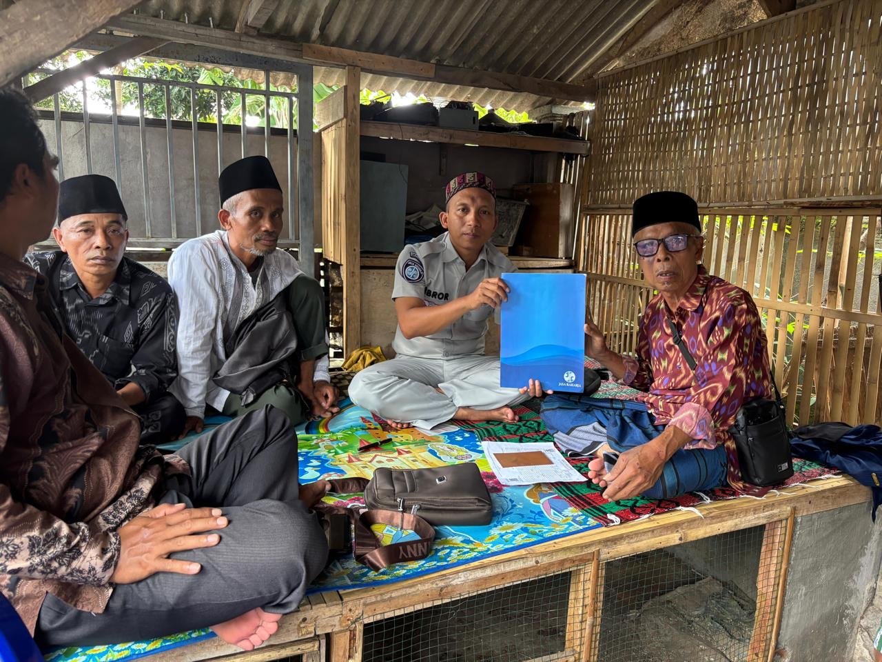 Hadir di Tengah Mudik Lebaran, Jasa Raharja NTB Gerak Cepat Serahkan Santunan Korban Laka