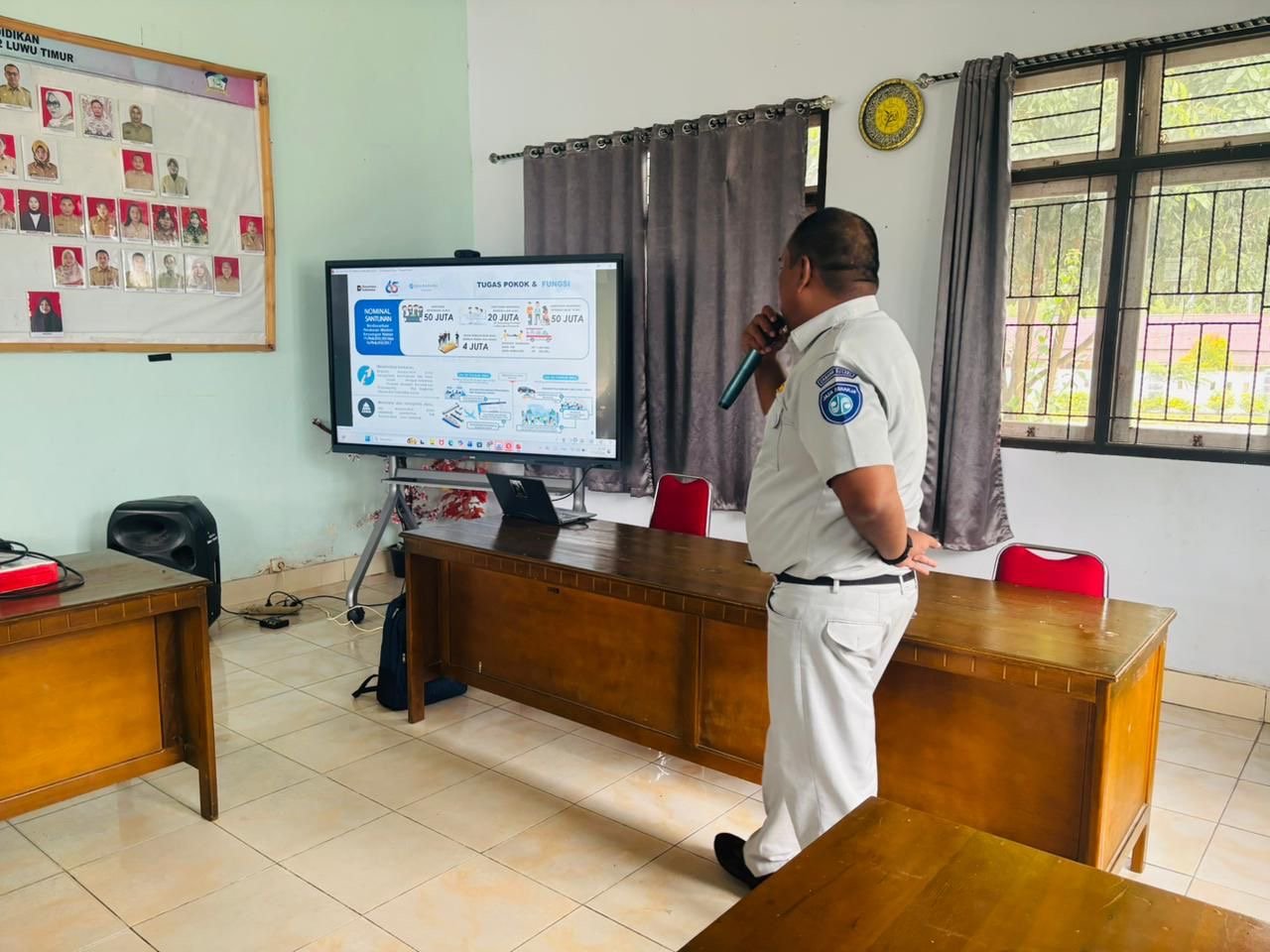 Tingkatkan Kesadaran Berkendara, Jasa Raharja Palopo Gelar PPKL Dan Sosialisasi Keselamatan Berlalu Lintas di SMKN 2 Tomoni