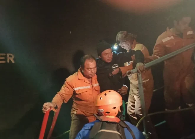 Basarnas Evakuasi ABK Filipina Gangguan Kesehatan di Perairan Benoa Bali