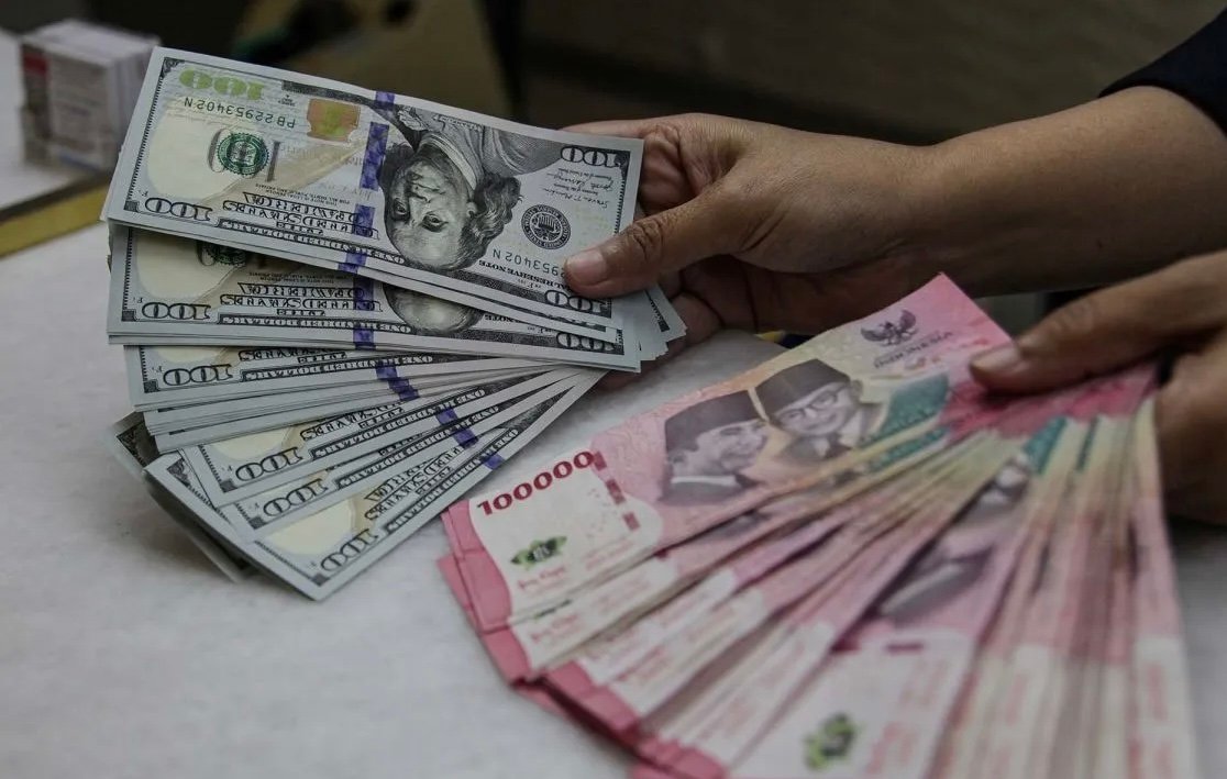 Rupiah Melemah ke Rp17.349 Usai FOMC April 2026, Ini Penyebabnya