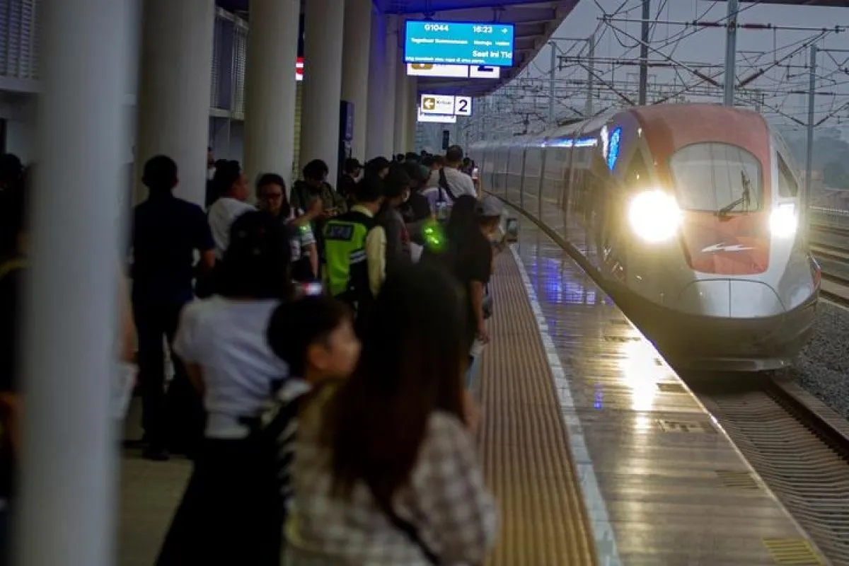 Bebas Macet! Kereta Cepat Whoosh Jadi Solusi Pemudik Lebaran 2026