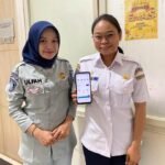 Jasa Raharja Sintang Sosialisasikan Aplikasi SIGNAL di PLBN Entikong untuk Permudah Pembayaran Pajak Kendaraan