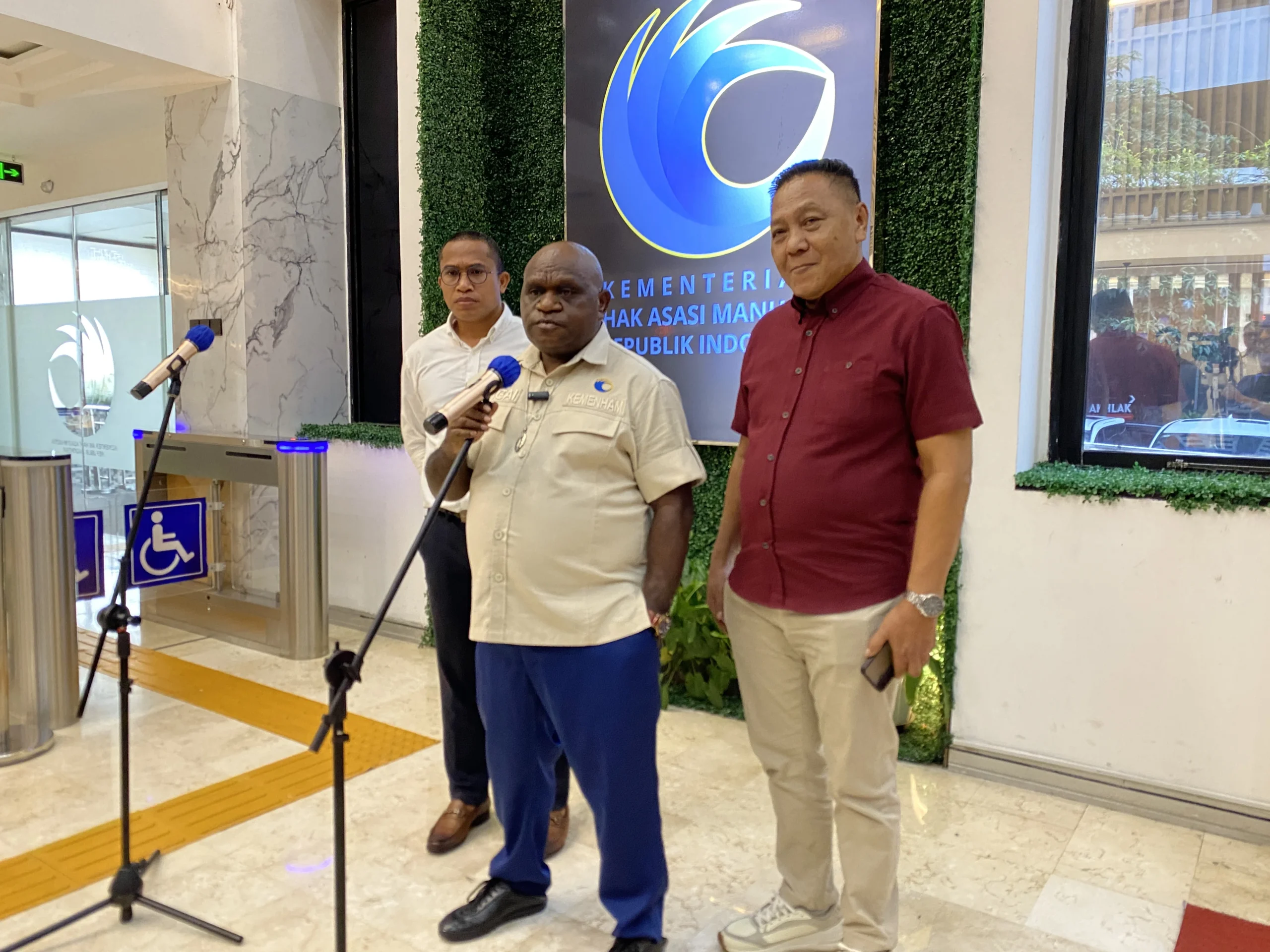 Menteri HAM Beri Penjelasan Soal Kewenangan Penentuan Status Aktivis di Indonesia