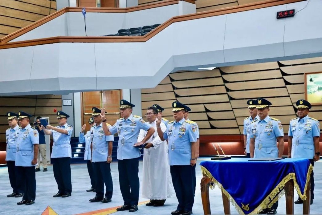 KSAU Lantik Enam Jenderal Baru untuk Perkuat Posisi Strategis di Lingkungan TNI AU
