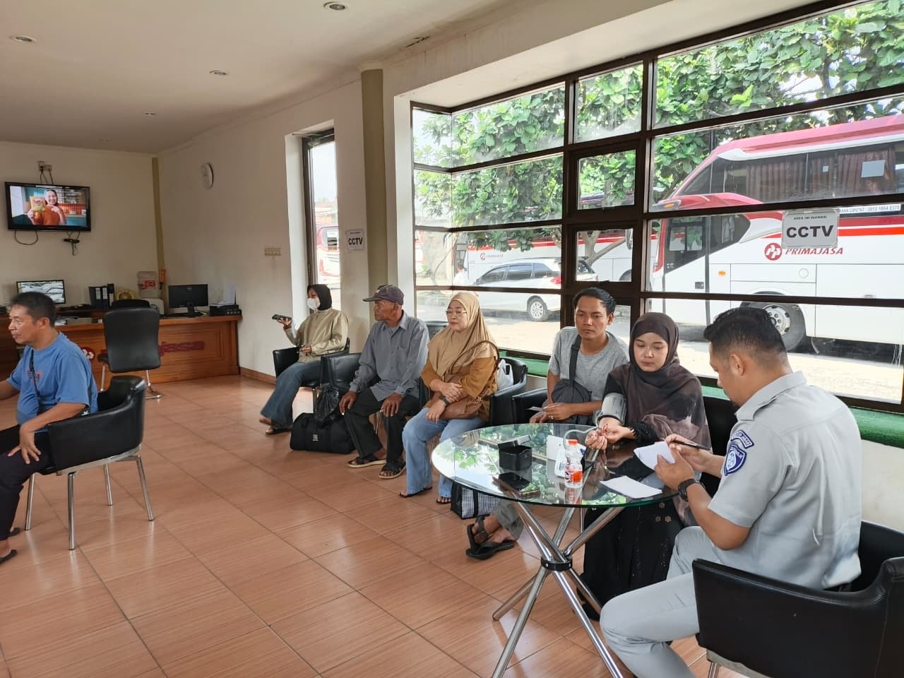 Jasa Raharja Cabang Tasikmalaya Gelar Pemeriksaan Kesehatan Gratis di PO Primajasa Tasikmalaya