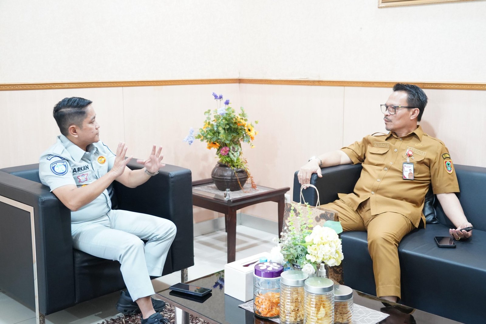 Jasa Raharja Kalsel dan Bapenda Kalsel Bahas Penguatan Program Strategis Samsat