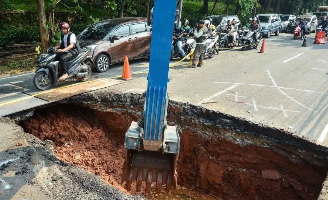 Pemprov DKI Tutup Sementara Ruas Jalan Lenteng Agung Arah Selatan