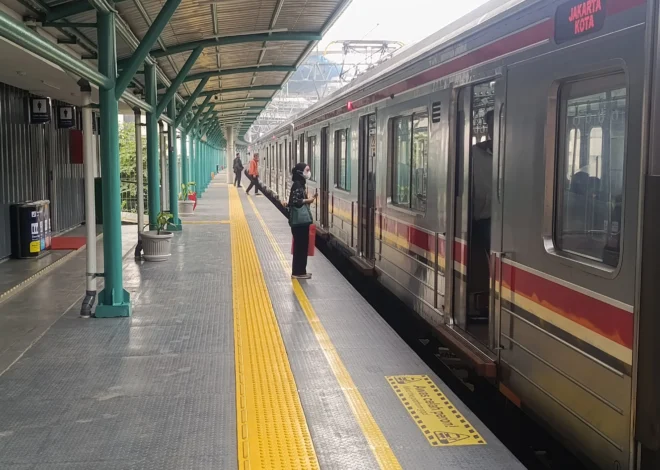 Ramai Peminat! Pengguna Commuter Line Stasiun JIS Meroket 300 Persen dalam Seminggu