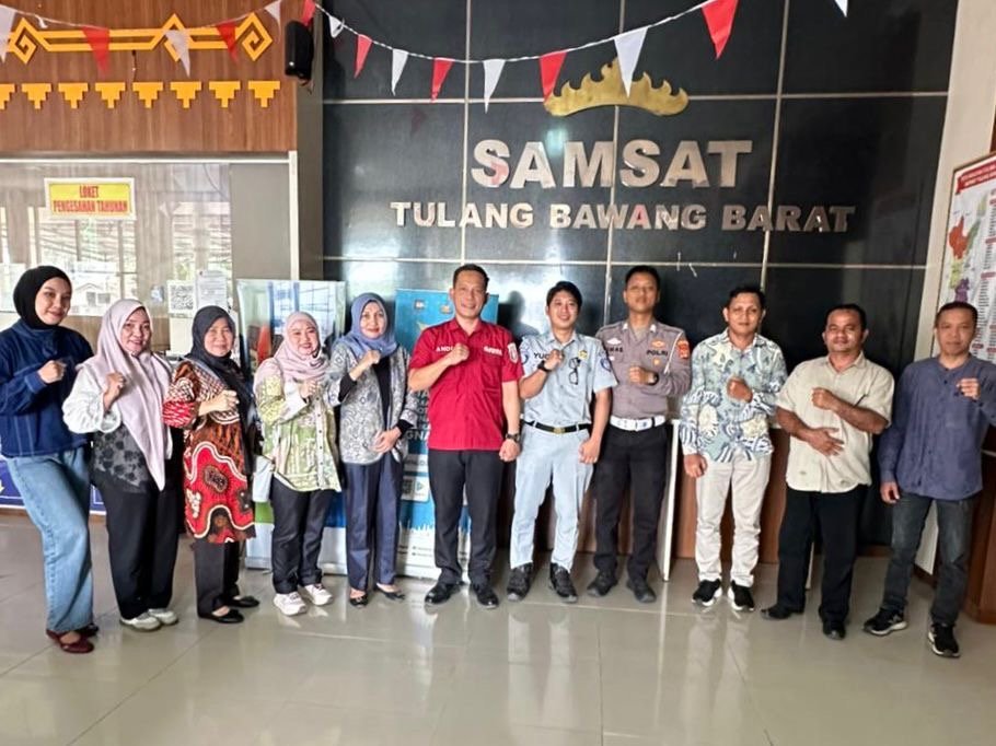 DPRD Komisi II Bangka Belitung Tinjau Pelayanan dan Pengelolaan PKB serta SWDKLLJ di Samsat Tulang Bawang Barat