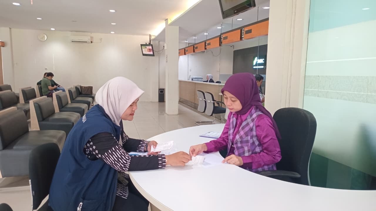 Optimalisasi Pendapatan PKB dan SWDKLLJ, Petugas Samsat Kota Tasikmalaya Laksanakan Program GASPOLL ke PT BTPN