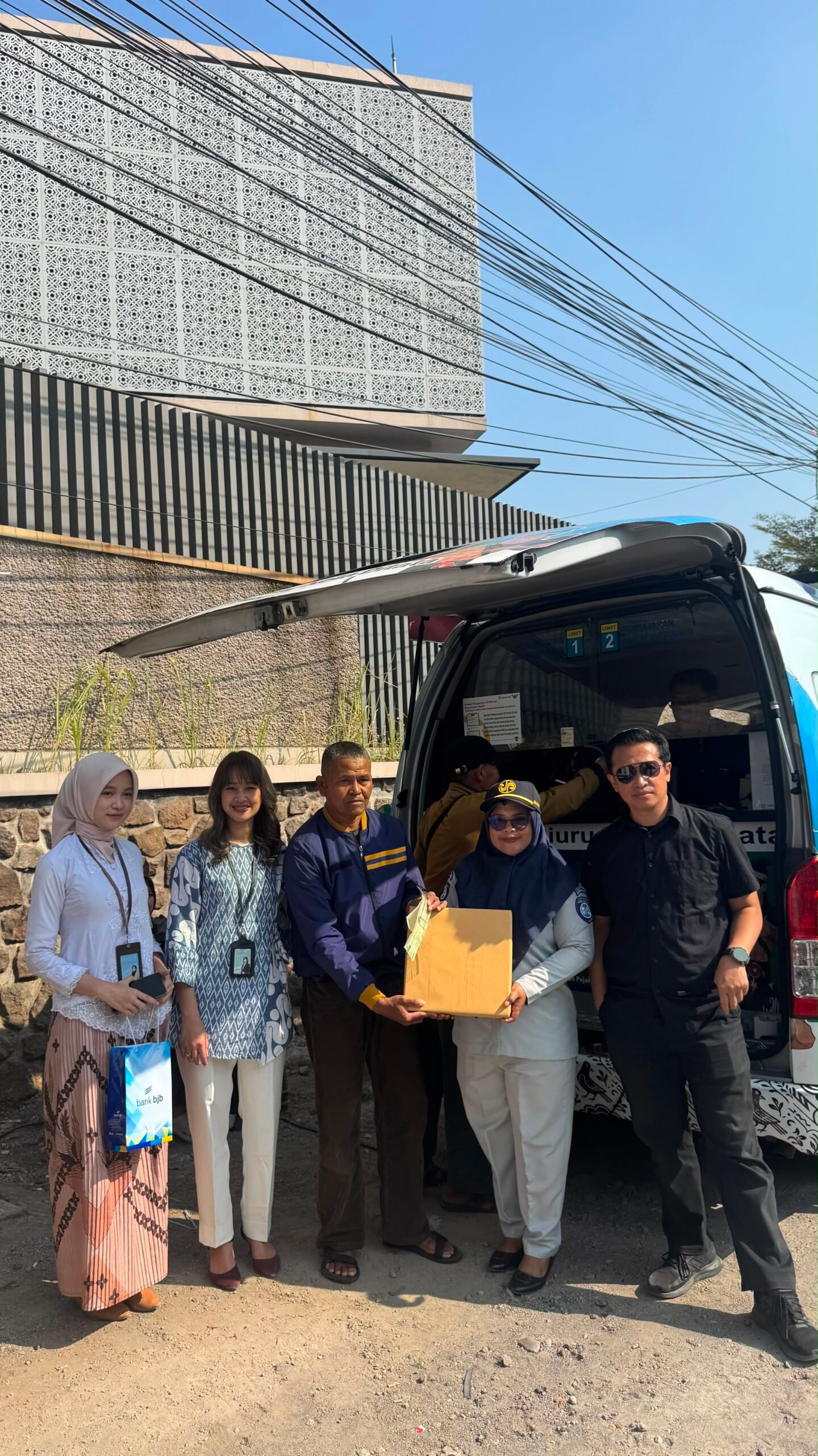 Ops Gabungan PT Jasa Raharja Cabang Tasikmalaya Bersama P3D Wilayah Kabupaten Garut Jaring 2.402 Kendaraan dan Berikan Apresiasi Kepada Wajib Pajak Taat