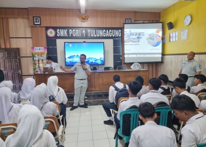 Jasa Raharja dan SMK PGRI 1 Tulungagung Perkuat Budaya Keselamatan Melalui Educare dan PPKL