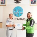 Utamakan Keselamatan, PT Jasa Raharja (Persero) Wilayah Bali Apresiasi Sikap Tegas Pengemudi Ojol Terapkan “No Helmet, No Ride”