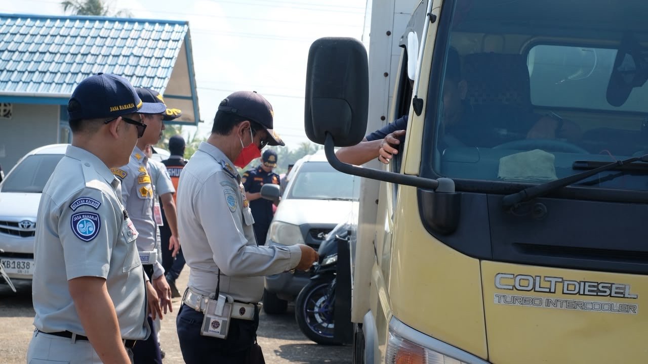 Jasa Raharja Kalbar Dukung Keselamatan Angkutan Jalan melalui Ramp Check bersama Dishub Kalbar dan Satlantas Polres Mempawah