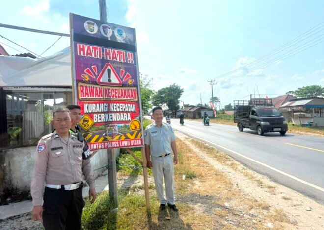 Tekan Risiko Kecelakaan, Jasa Raharja Palopo Bersama Polres Luwu Utara Pasang Himbauan Keselamatan di Kabupaten Luwu Utara